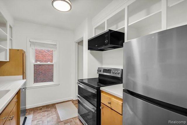 4246 Elmwood Avenue, Royal Oak, MI 48073