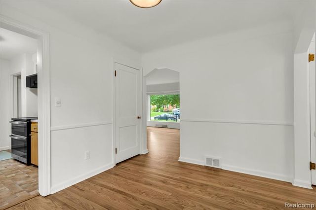 4246 Elmwood Avenue, Royal Oak, MI 48073