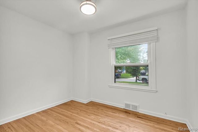 4246 Elmwood Avenue, Royal Oak, MI 48073