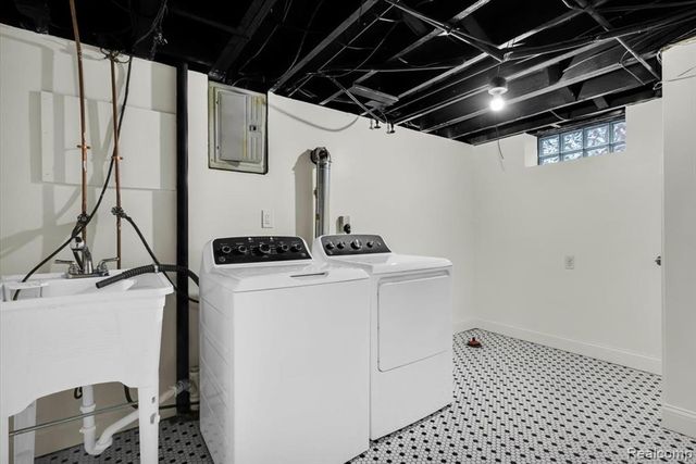 4246 Elmwood Avenue, Royal Oak, MI 48073