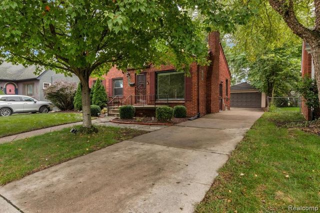 4246 Elmwood Avenue, Royal Oak, MI 48073