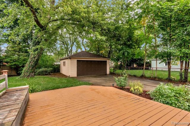 4246 Elmwood Avenue, Royal Oak, MI 48073