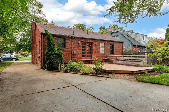 4246 Elmwood Avenue, Royal Oak, MI 48073