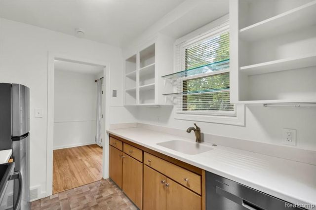 4246 Elmwood Avenue, Royal Oak, MI 48073