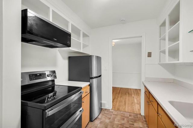 4246 Elmwood Avenue, Royal Oak, MI 48073