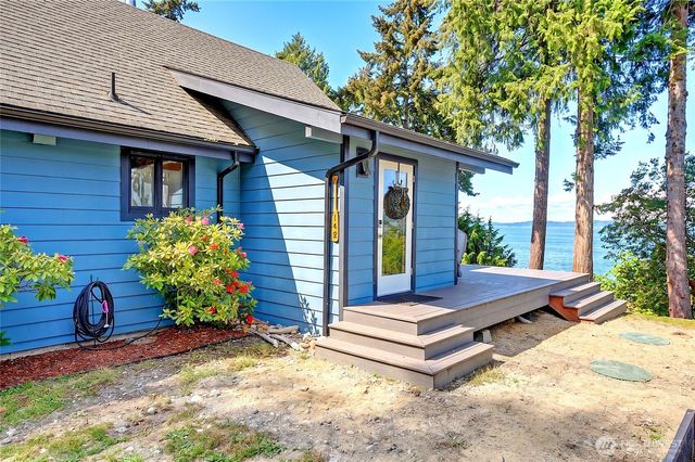 162 N Loon Asea Lane, Camano Island, WA 98282