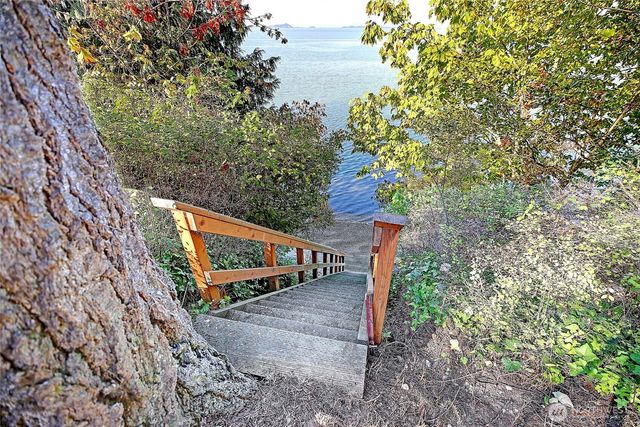 162 N Loon Asea Lane, Camano Island, WA 98282