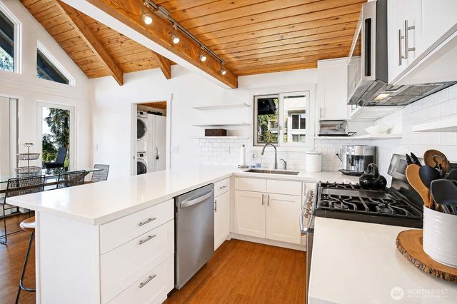 162 N Loon Asea Lane, Camano Island, WA 98282