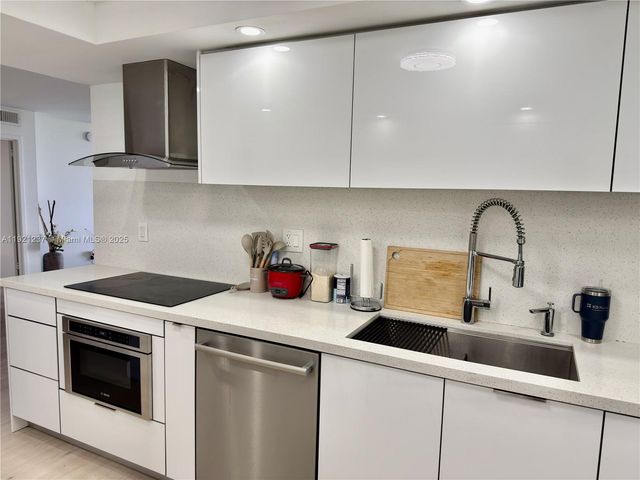 3140 S Ocean Dr 512, Hallandale Beach, FL 33009