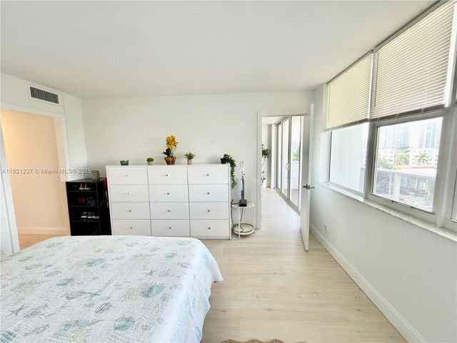 3140 S Ocean Dr 512, Hallandale Beach, FL 33009