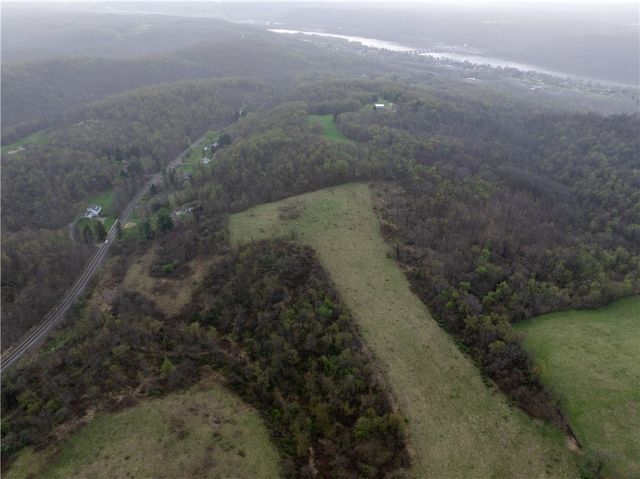 172 Engle Rd, Industry, PA 15052