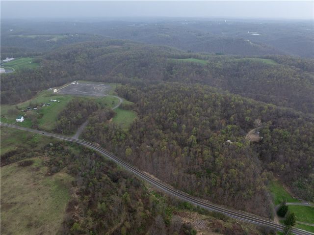 172 Engle Rd, Industry, PA 15052