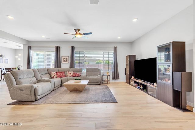 3353 E ASTER Drive, Chandler, AZ 85286