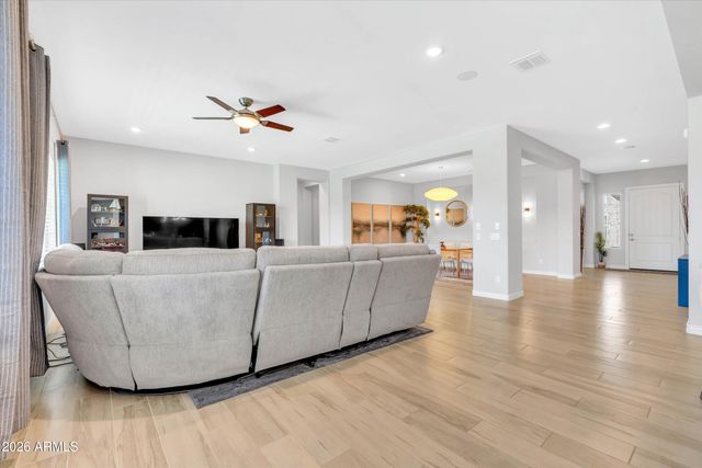 3353 E ASTER Drive, Chandler, AZ 85286