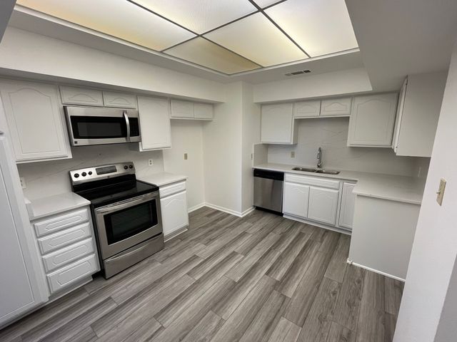 5200 Keller Springs Road 526, Dallas, TX 75248