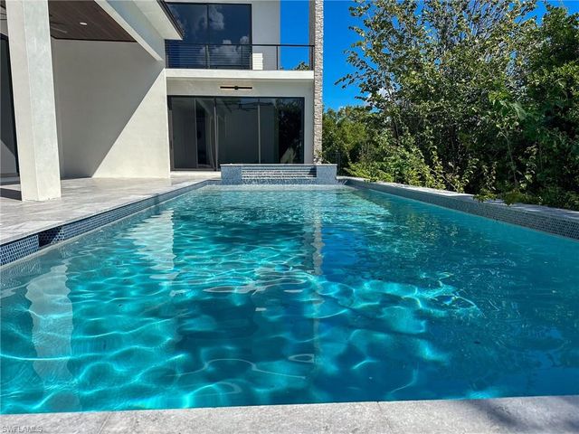 122 Sea Lavender LN, Marco Island, FL 34145