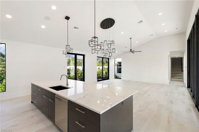 122 Sea Lavender LN, Marco Island, FL 34145