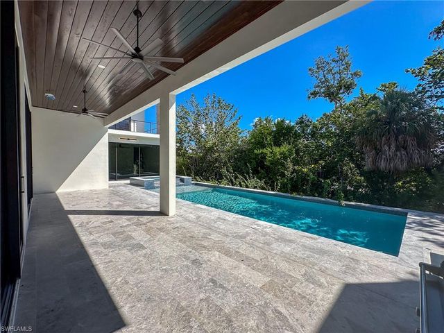 122 Sea Lavender LN, Marco Island, FL 34145