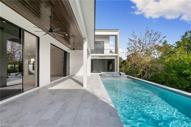 122 Sea Lavender LN, Marco Island, FL 34145