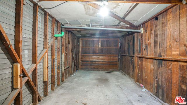 1111 W 47th Street, Los Angeles, CA 90037