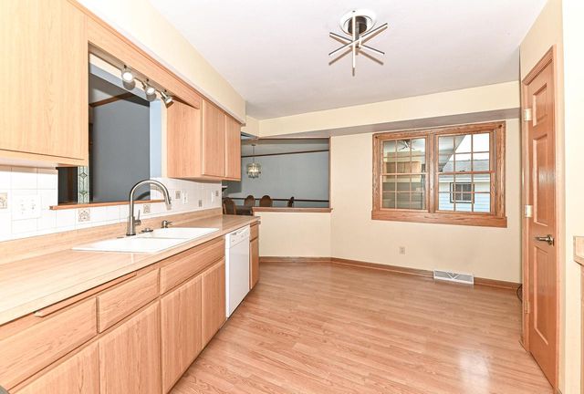 209 Parkview DRIVE, Burlington, WI 53105