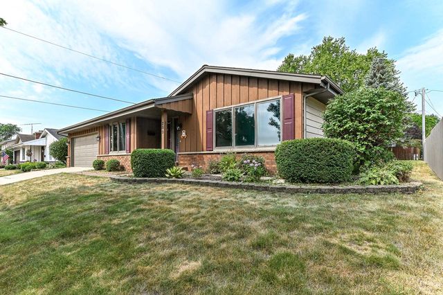209 Parkview DRIVE, Burlington, WI 53105