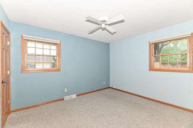 209 Parkview DRIVE, Burlington, WI 53105