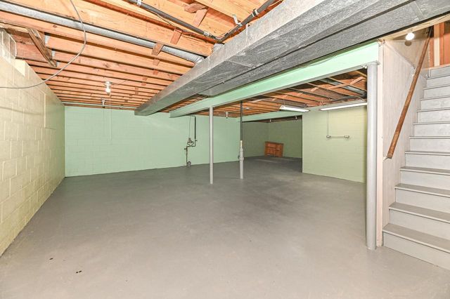 209 Parkview DRIVE, Burlington, WI 53105