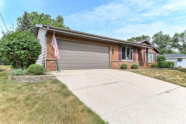209 Parkview DRIVE, Burlington, WI 53105