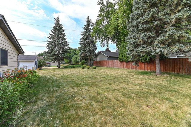 209 Parkview DRIVE, Burlington, WI 53105
