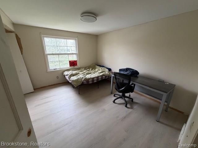 2544 Oxford Drive, Troy, MI 48084