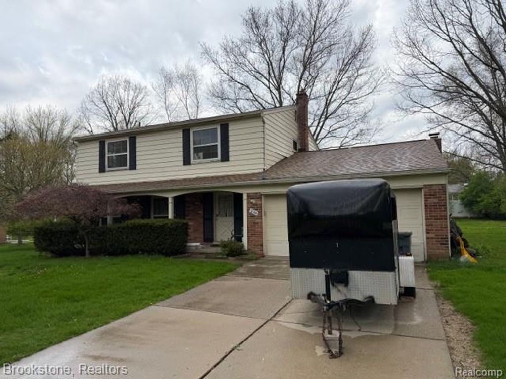 2544 Oxford Drive, Troy, MI 48084