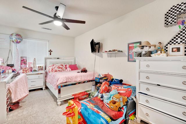 6377 E Meritage Drive, Fresno, CA 93727