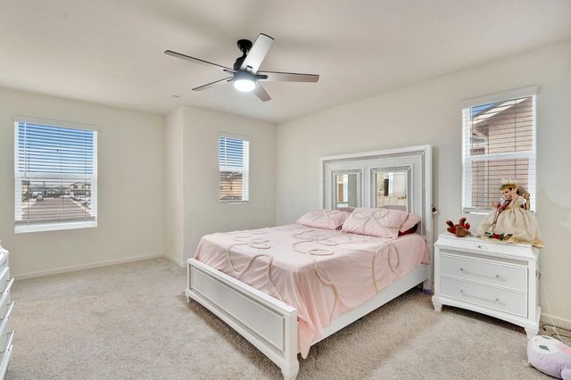 6377 E Meritage Drive, Fresno, CA 93727