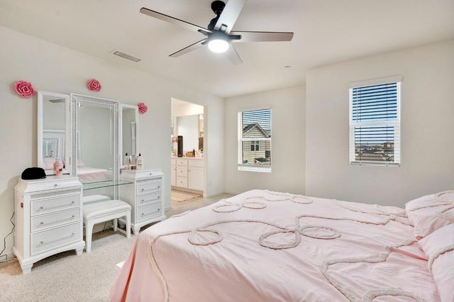 6377 E Meritage Drive, Fresno, CA 93727