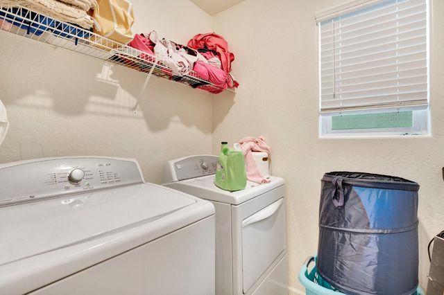 6377 E Meritage Drive, Fresno, CA 93727