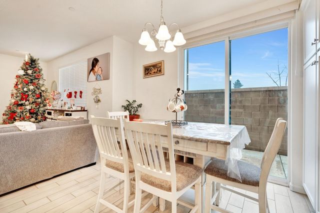 6377 E Meritage Drive, Fresno, CA 93727