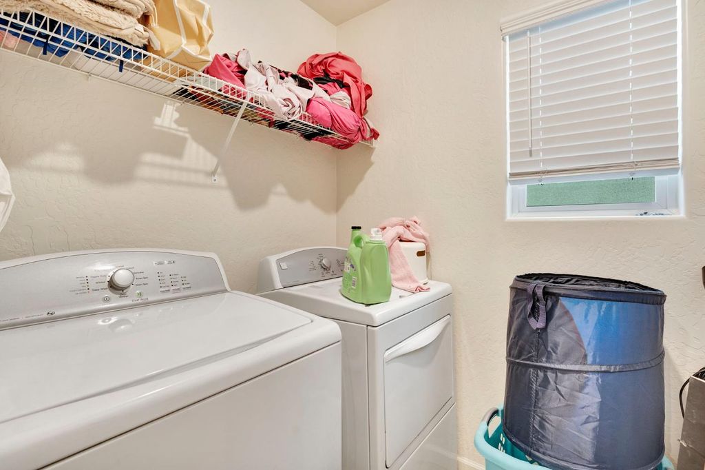 Image 21 of property listing at 6377 E Meritage Drive, Fresno, CA 93727