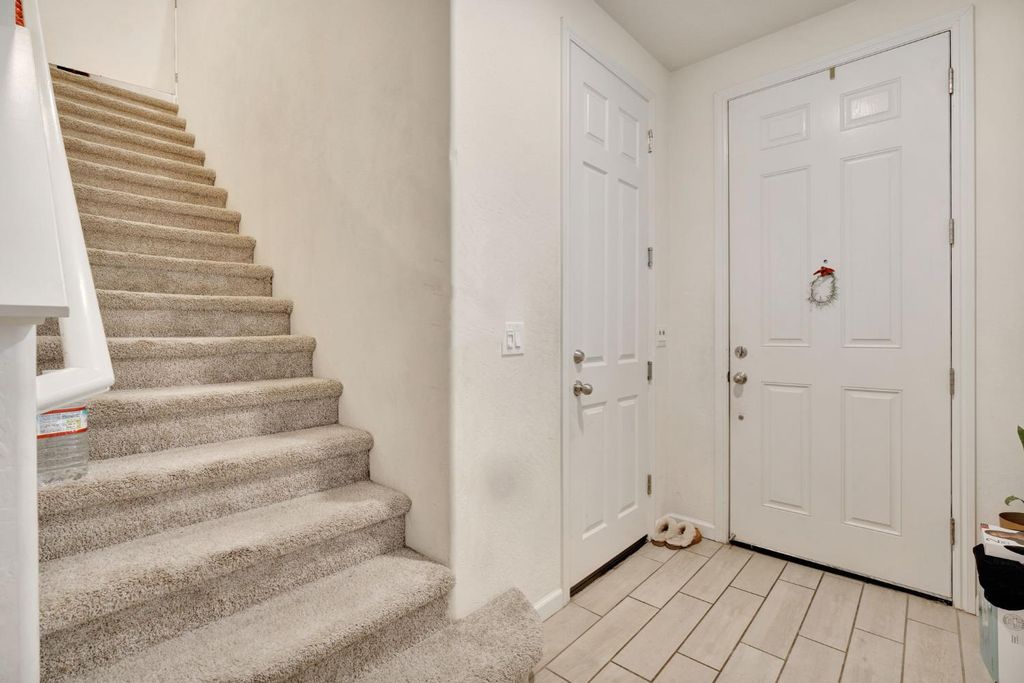 Image 5 of property listing at 6377 E Meritage Drive, Fresno, CA 93727