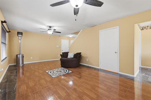 1407 Rising Springs Lane, Houston, TX 77073