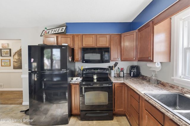 4402 Mullaney Ct, Louisville, KY 40229
