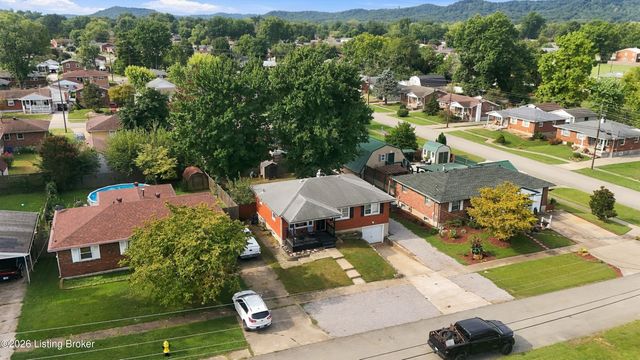 4402 Mullaney Ct, Louisville, KY 40229
