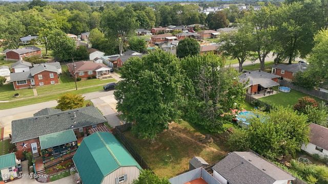 4402 Mullaney Ct, Louisville, KY 40229