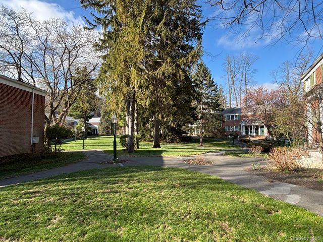 580 Bedford Road 18, Pleasantville, NY 10570