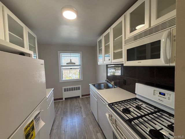 580 Bedford Road 18, Pleasantville, NY 10570