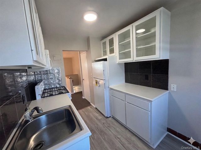 580 Bedford Road 18, Pleasantville, NY 10570