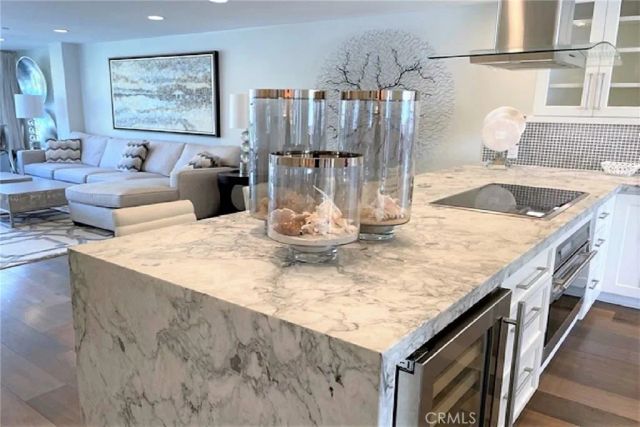 101 Coast Boulevard 4B, La Jolla, CA 92037