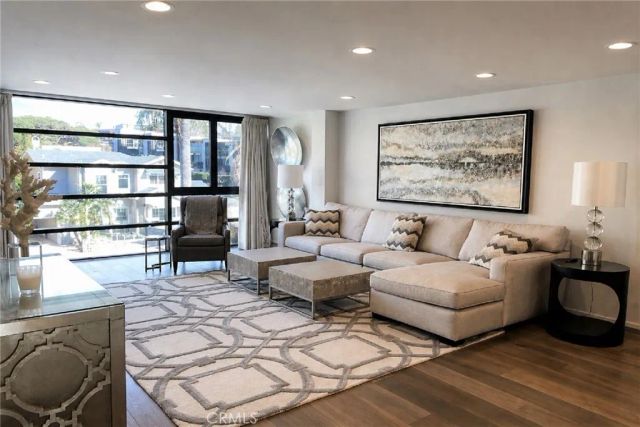 101 Coast Boulevard 4B, La Jolla, CA 92037