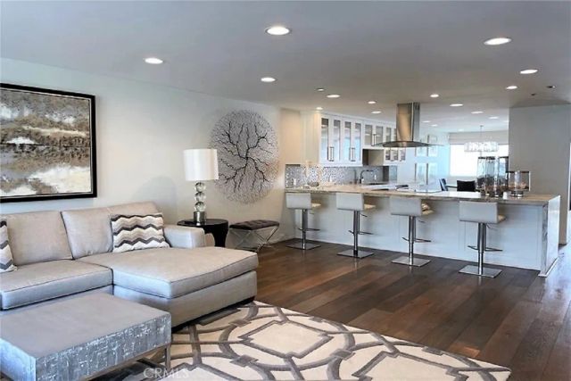 101 Coast Boulevard 4B, La Jolla, CA 92037