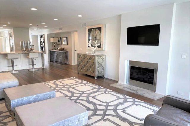 101 Coast Boulevard 4B, La Jolla, CA 92037